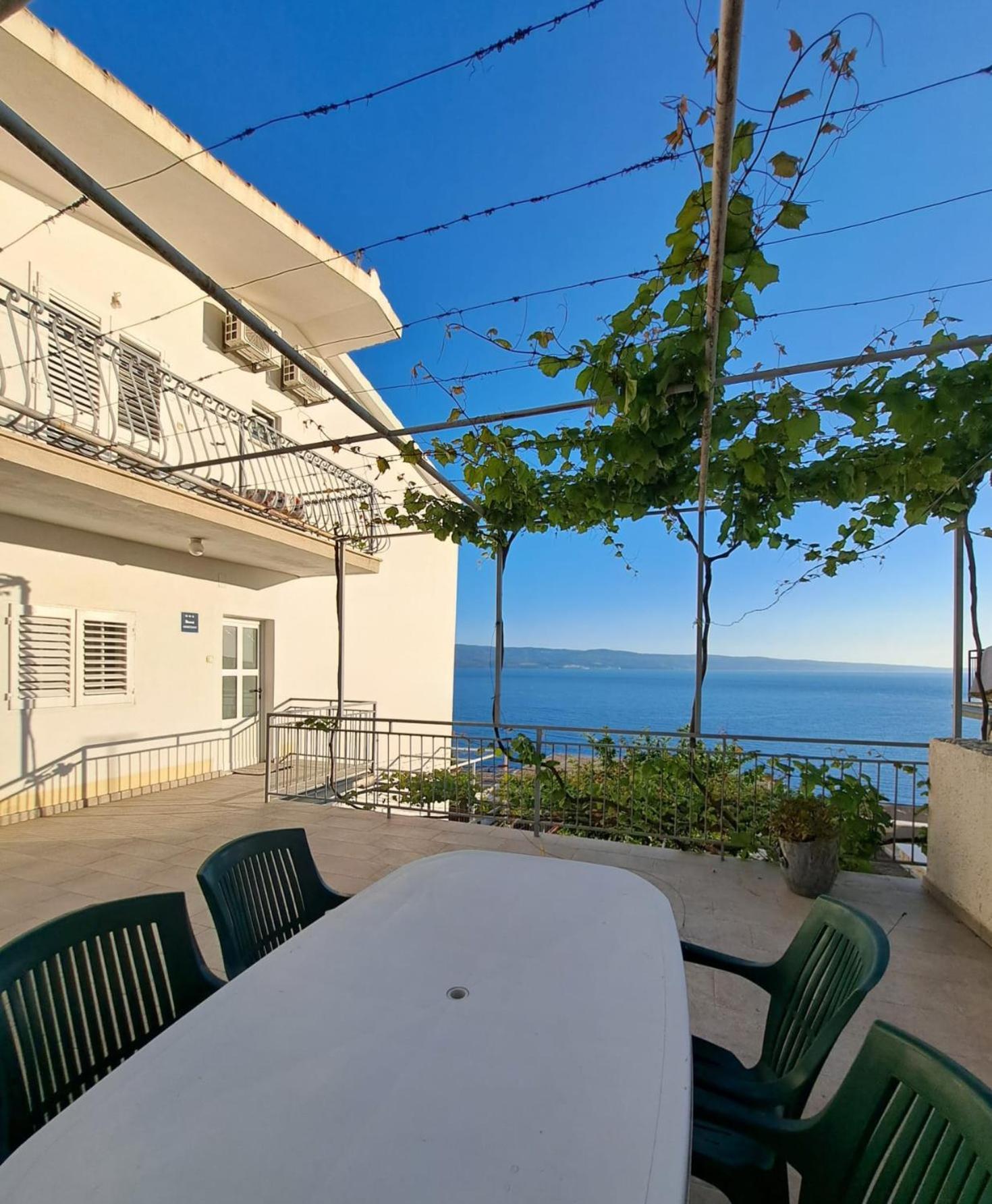 Apartman Leon Omiš Buitenkant foto